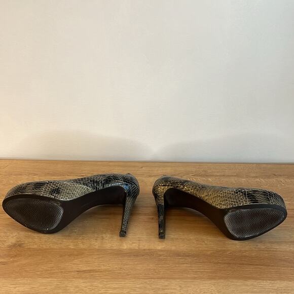 Diane Von Furstenberg Renee Snakeskin Platform Pumps Heels Size 8 Gray Black - Picture 6 of 7